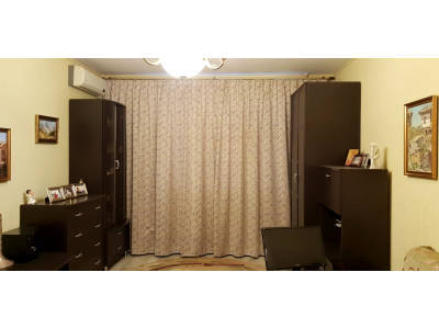 Классические шторы в гостиной фото в интерьере пример 2220
