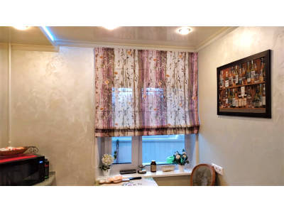 Римские шторы на кухню фото в интерьере пример 2616