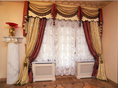 Классические шторы в гостиной фото в интерьере пример 746