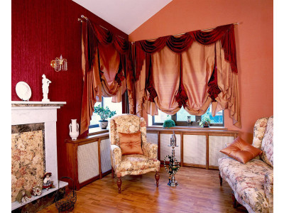 Классические шторы в гостиной фото в интерьере пример 316