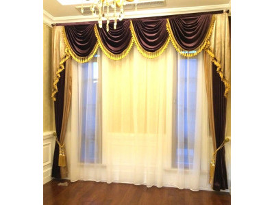 Классические шторы в гостиной фото в интерьере пример 580