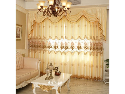 Классические шторы в гостиной фото в интерьере пример 552