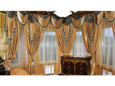 Классические шторы в гостиной фото в интерьере пример 718