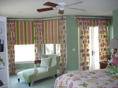 Классические шторы в детской комнате фото в интерьере пример 1011