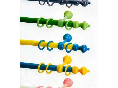 Фото:Круглые наконечники для карнизов в детской