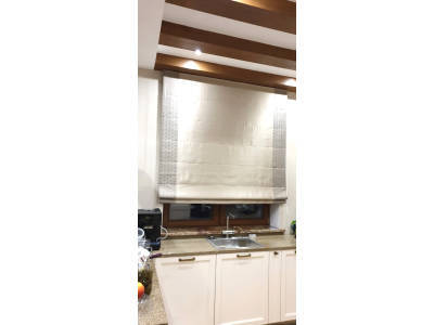 Римские шторы на кухню фото в интерьере пример 2310