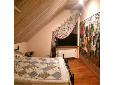 Классические шторы в спальне фото в интерьере пример 2496