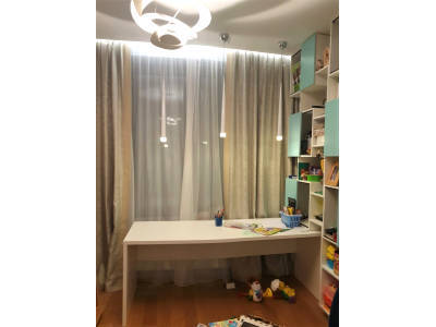Классические шторы в детской комнате фото в интерьере пример 2505