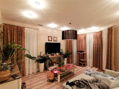 Классические шторы в гостиной фото в интерьере пример 2526
