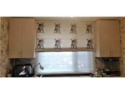 Римские шторы на кухню фото в интерьере пример 2565