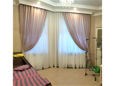 Классические шторы в спальне фото в интерьере пример 2570