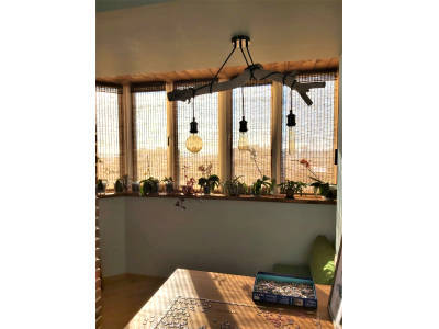 Бамбуковые шторы на балконе фото в интерьере пример 2572