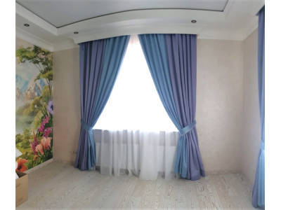 Классические шторы в гостиной фото в интерьере пример 2601