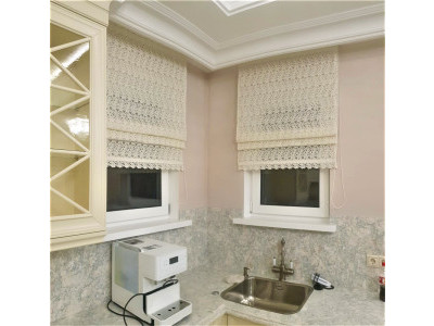 Римские шторы на кухню фото в интерьере пример 2646