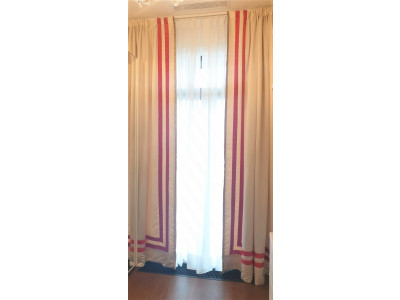 Классические шторы в гостиной фото в интерьере пример 2653