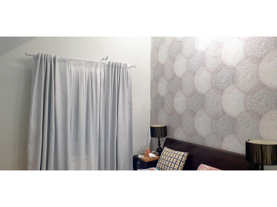 Классические шторы в спальне фото в интерьере пример 2678