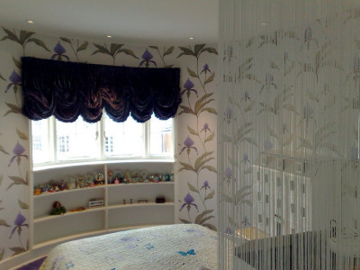 Австрийские шторы в спальне фото в интерьере пример 180