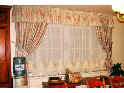 Австрийские шторы на кухне фото в интерьере пример 194