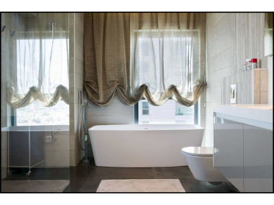 Австрийские шторы в ванной комнате фото в интерьере пример 370