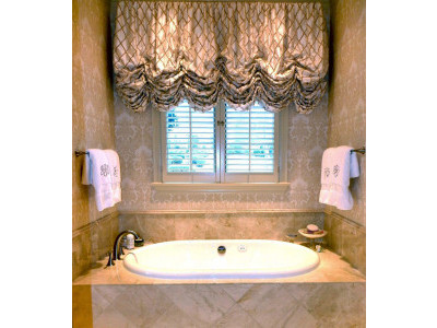 Австрийские шторы в ванной комнате фото в интерьере пример 351