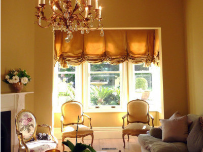 Австрийские шторы в гостиной фото в интерьере пример 311
