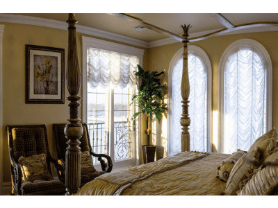 Французские шторы в спальне фото в интерьере пример 778