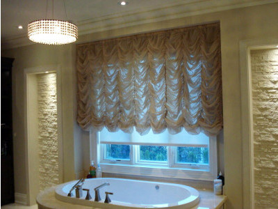 Французские шторы в ванной комнате фото в интерьере пример 777