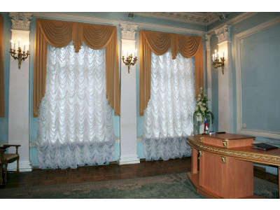 Французские шторы в офисе фото в интерьере пример 770