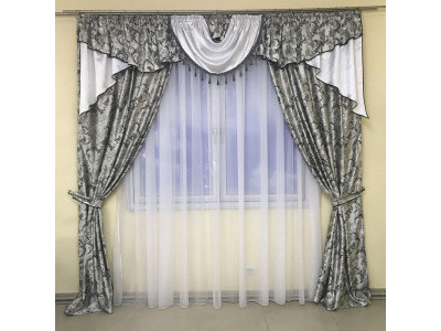 Классические шторы в спальне фото в интерьере пример 469