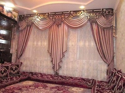 Классические шторы в гостиной фото в интерьере пример 465