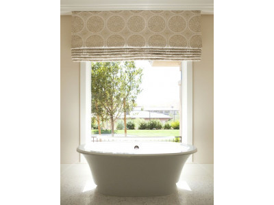 Римские шторы в ванной фото в интерьере пример 1009