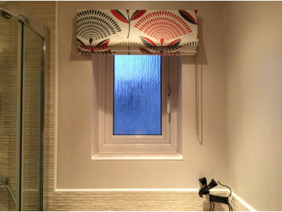 Римские шторы в ванной фото в интерьере пример 2080